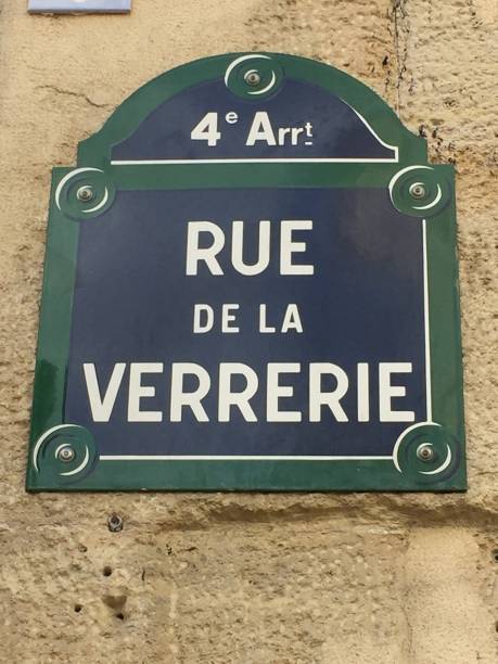 istock Street sign in Paris: Rue de la Verrerie 1173211758