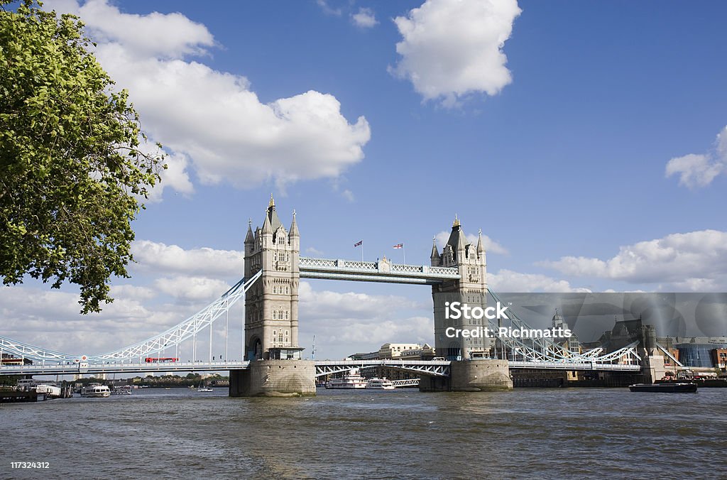 De Londres. Puente de la torre en día soleado - Foto de stock de Agua libre de derechos