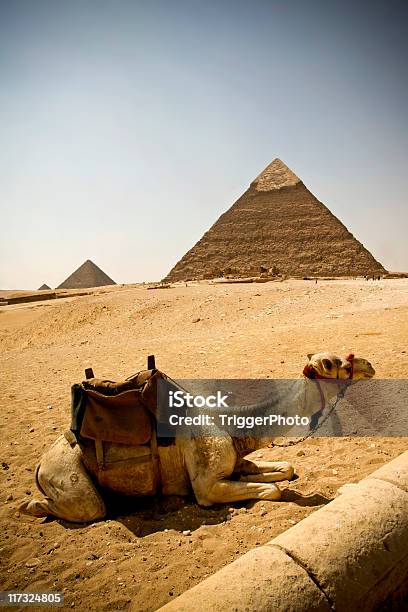 이집트 불가사의 멀리 떨어진에 대한 스톡 사진 및 기타 이미지 - 멀리 떨어진, 이집트, 피라미드-건축물