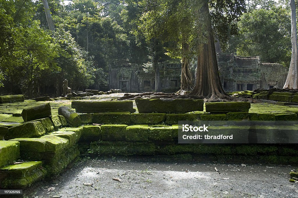 Ruínas de Templo de Angkor Wat, Camboja perto - Royalty-free Angkor Foto de stock