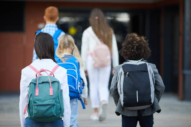 zurück zur schule - der erste schultag stock-fotos und bilder