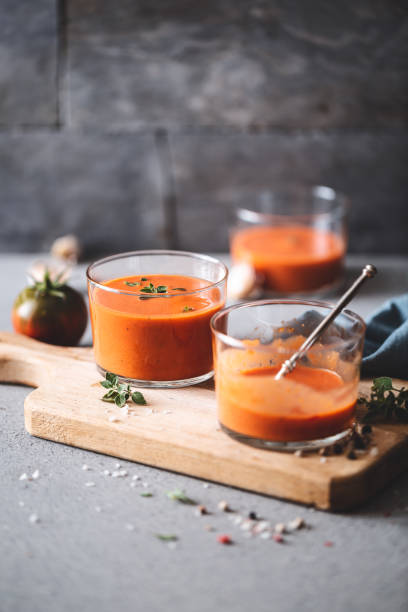 tomato gazpacho and red peppers - basil tomato soup food and drink imagens e fotografias de stock