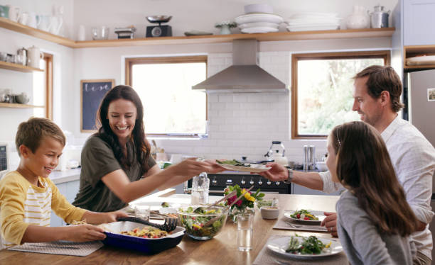 istock There's something about family meals 1173340029