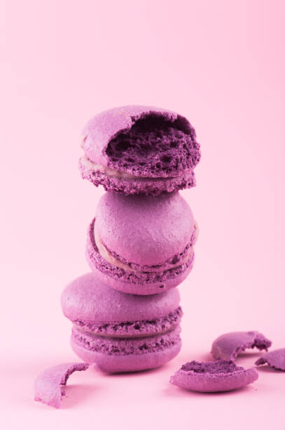 istock Pile of purple macaroons 1173350387