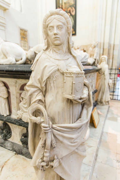 statua tombale di francesco ii che rappresenta la virtù della temperanza nella cattedrale di nantes saint-pierre e saint-paul, francia - temperance foto e immagini stock