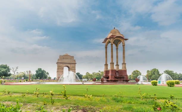 istock Canopy behind India Gate at New Delhi 1173368551