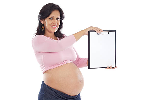 istock Beautiful pregnant with advertise in blank 117337065