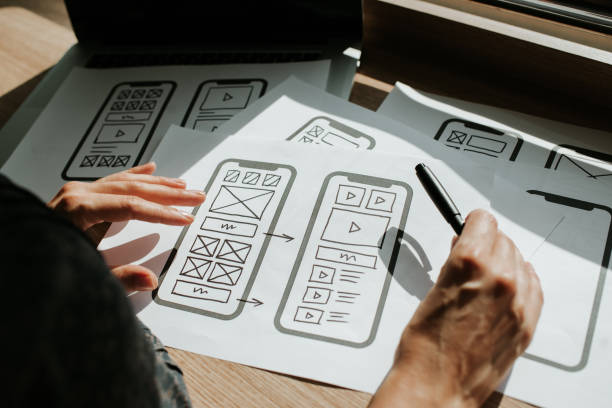 UX mobile application wireframe. Sketch, prototype, framework, layout future app design project. UI/UX - user interface and user experience designer. Creative concept for smartphone. App development estructura alámbrica de la aplicación móvil ux. boceto, prototipo, marco, diseño futuro proyecto de diseño de aplicaciones. ui/ux - interfaz de usuario y diseñador de experiencia de usuario. concepto creativo para smartphone. desarrollo de aplicacion