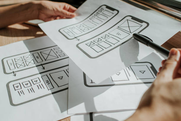 UX mobile application wireframe. Sketch, prototype, framework, layout future app design project. UI/UX - user interface and user experience designer. Creative concept for smartphone. App development estructura alámbrica de la aplicación móvil ux. boceto, prototipo, marco, diseño futuro proyecto de diseño de aplicaciones. ui/ux - interfaz de usuario y diseñador de experiencia de usuario. concepto creativo para smartphone. desarrollo de aplicacion