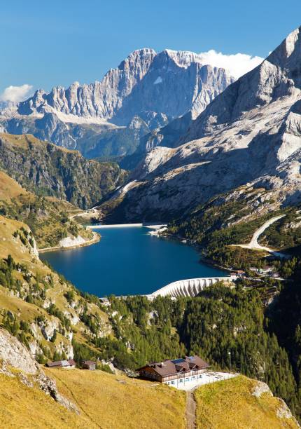 istock Lake Fedaia and Mount Civetta 1173447420