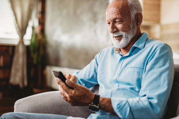 istock Senior man and his smartphone 1173450499