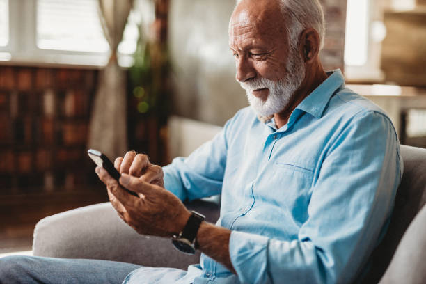 istock Senior man and his smartphone 1173451077