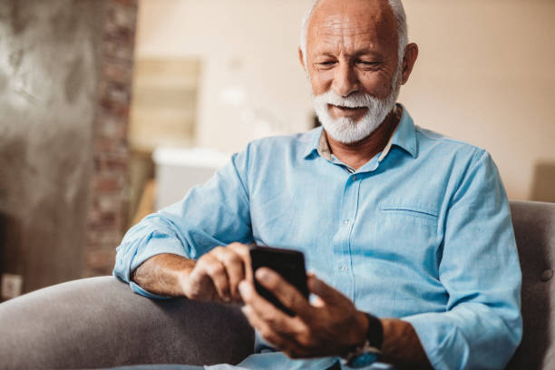 istock Senior man and his smartphone 1173451112