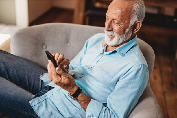 istock Senior man and his smartphone 1173451232