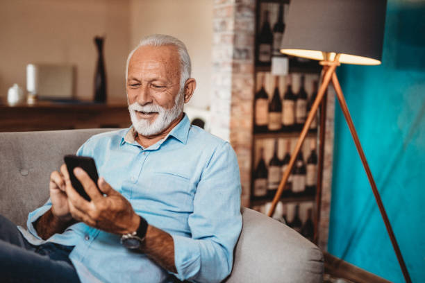 istock Senior man and his smartphone 1173451389