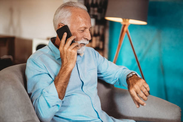 istock Senior man and his smartphone 1173452397