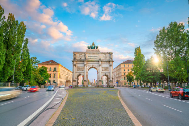 Siegestor triumphal arch, Munich, Germany (Text on the gate mean "The Bavarian are here") Siegestor (Victory Gate) triumphal arch in Munich, Germany (Text on the gate mean âThe Bavarian are hereâ) siegestor stock pictures, royalty-free photos & images