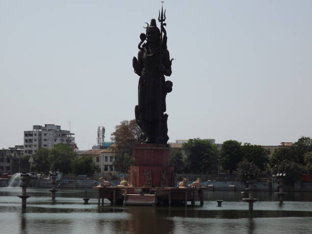 istock Shiva statue, Sursagar Lake, Vadodara, Gujarat 1173494103
