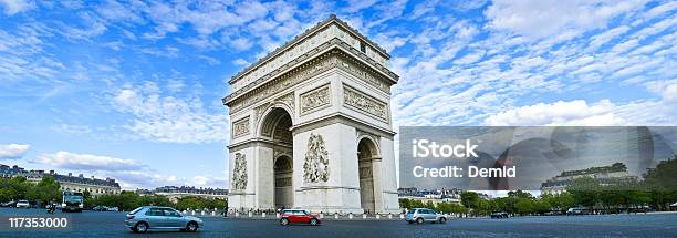 Arco Di Trionfo Degli Champselysées - Fotografie stock e altre immagini di Ambientazione esterna - Ambientazione esterna, Architettura, Arco - Architettura