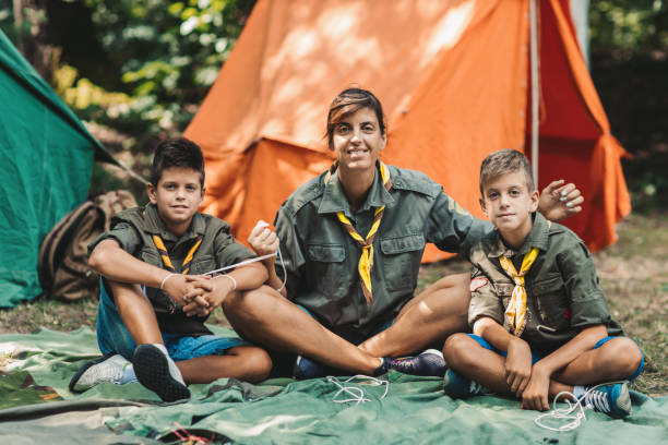 istock Scouts Learn To Tie The Knot 1173584015
