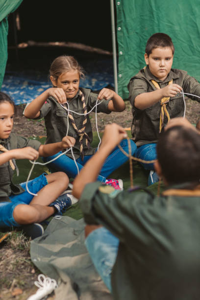 istock Scouts Learn To Tie The Knot 1173584251