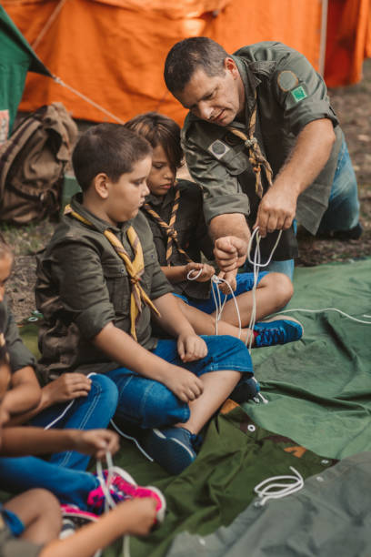 istock Scouts Learn To Tie The Knot 1173584376