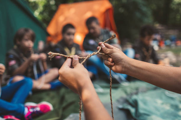 istock Scouts Learn To Tie The Knot 1173584494