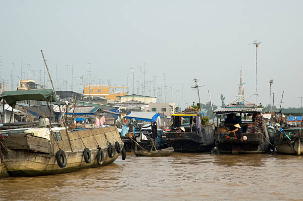 istock Vinh Long River Market 117359962