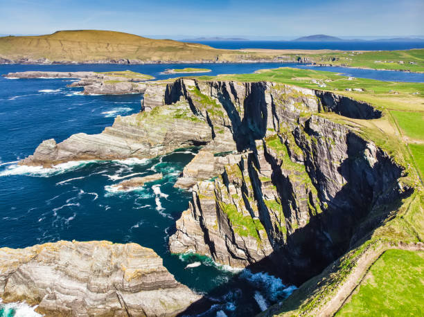 istock Amazing wave lashed Kerry Cliffs, the most spectacular cliffs in County Kerry, Ireland. Tourist attractions on famous Ring of Kerry route. 1173646780