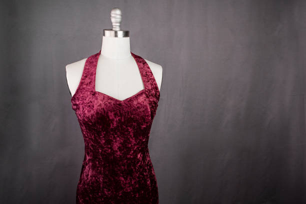 red dress half length - halter top imagens e fotografias de stock