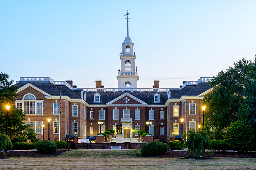Edificio del Capitolio del Estado de Delaware a la luz del día photo
