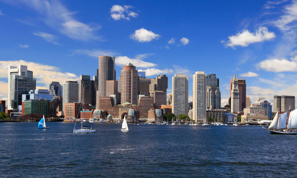 scenic boston skyline, stany zjednoczone ameryki - polarization zdjęcia i obrazy z banku zdjęć