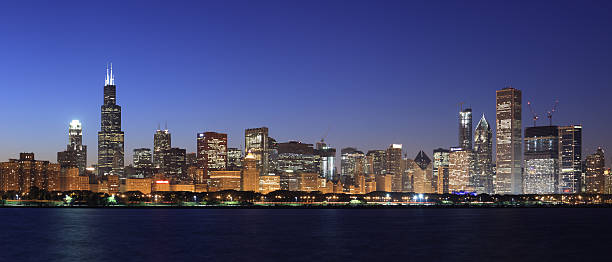 istock A panoramic view of the skyline in Chicago at night 117378951