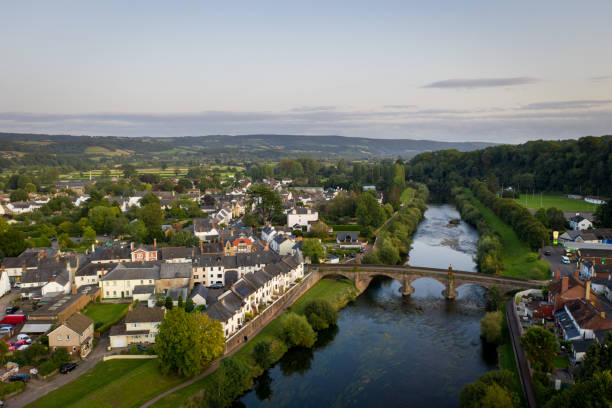 river usk bridge - monmouth wales imagens e fotografias de stock