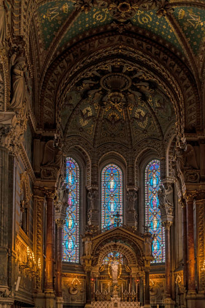 à l'intérieur de la basilique notre dame de fourviere, lyon, france - basilique notre dame de fourvière photos et images de collection