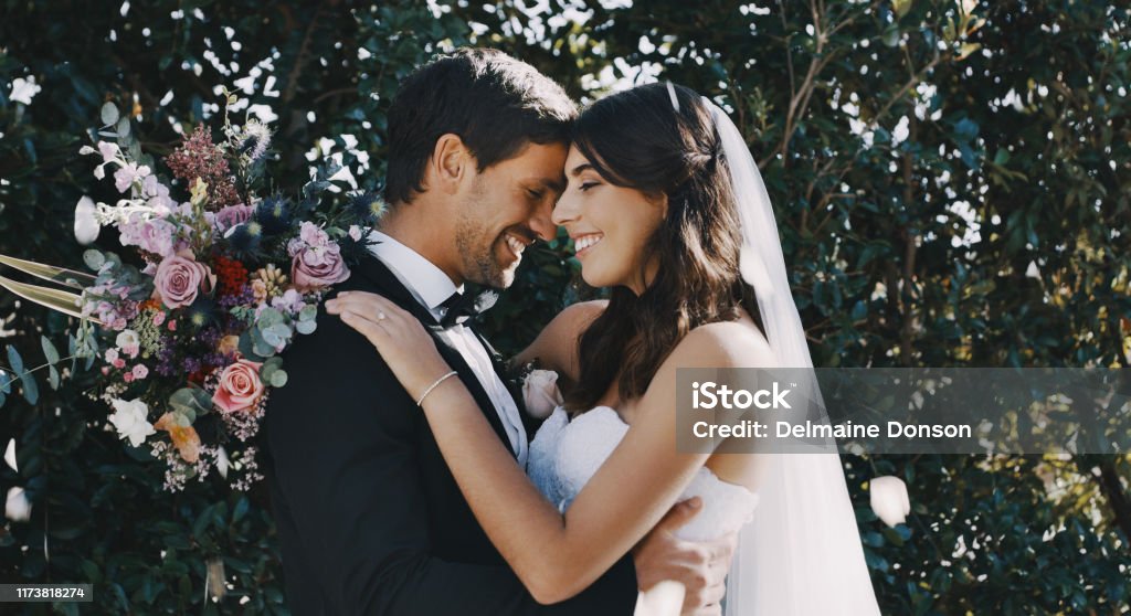 El amor está en el aire hoy - Foto de stock de Boda libre de derechos