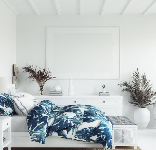 흰색 아늑한 열대 침실 인테리어, 해안 스타일의 프레임을 조롱 - beach homes 뉴스 사진 이미지