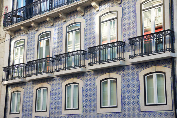 istock Building in Lisbon's old town 1173845964