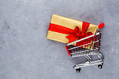 weihnachts-geschenk-boxen-auf-pastell-hintergrund.jpg?b=1&s=170x170&k=20&c=rDvLoW4w59EL6OREAGUlVXmw05_GvQZZOaE_xPZR_Ck=