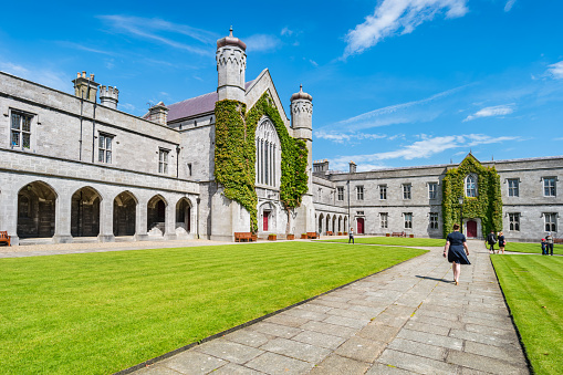 Tòa Nhà Quadrangle Đại Học Quốc Gia Ireland Galway Ireland Hình ảnh Sẵn có  - Tải xuống Hình ảnh Ngay bây giờ - iStock