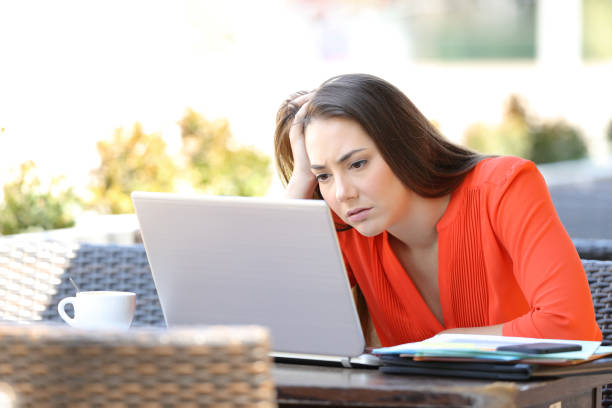 istock Frustrated entrepreneur working in a coffee shop 1173961706