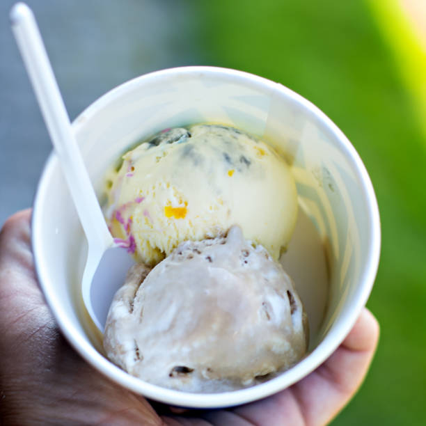 istock Paper cup with balls of ice cream. 1174075220