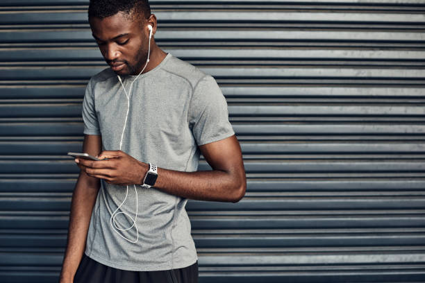 istock He has apps that help monitor his fitness progress 1174103724