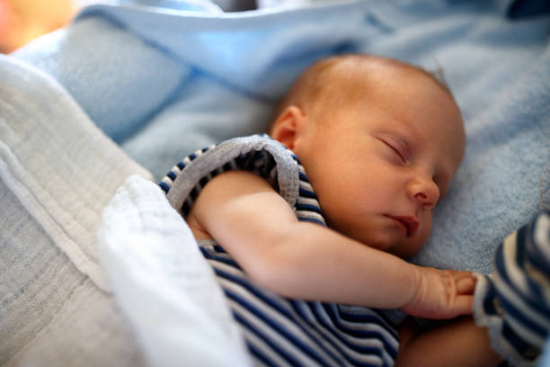 istock Little boy with his mom indoor 1174109972