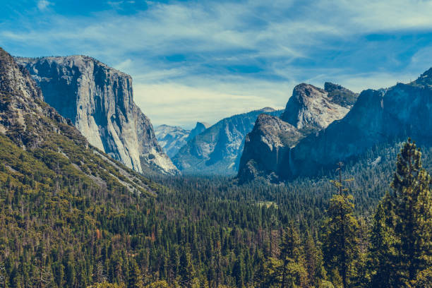 parco nazionale di yosemite - yosemite national park waterfall half dome california foto e immagini stock