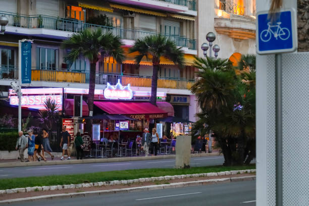the restaurant by the promenade des anglais. the city of nice is located on the french riviera in the provence-alpes-cote d'azur region - city of nice restaurant france french riviera imagens e fotografias de stock