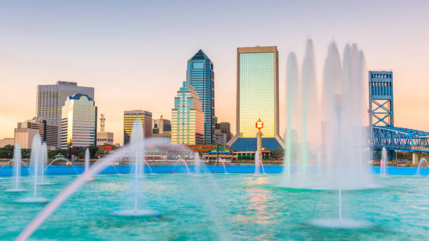 istock Jacksonville, Florida, USA and skyline. 1174225543