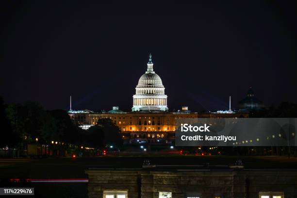 United States Capitol Stock Photo - Download Image Now - Bundeshaus, American Flag, Armed Forces
