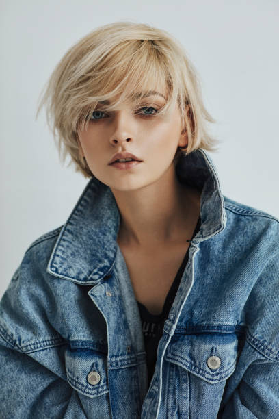 portret modnej blondynki - hairstyle blond hair fashion model female zdjęcia i obrazy z banku zdjęć