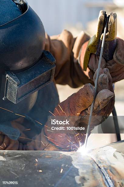 Foto de Soldador Especial Da Técnica e mais fotos de stock de Eletródio - Eletródio, Soldador, Soldar